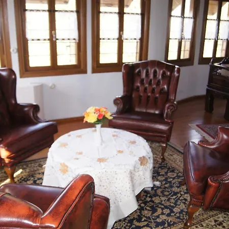 Oda ve Kahvaltı Ta Xelidonakia Pinakátai