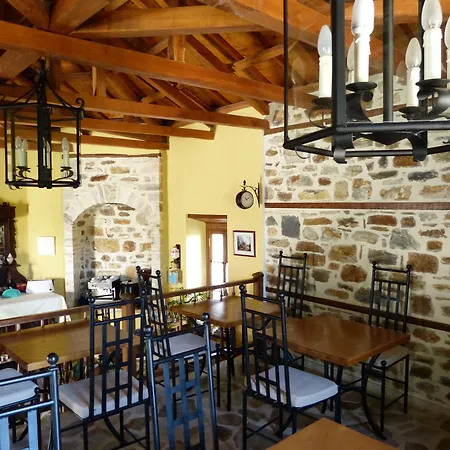 לינה וארוחת בוקר Ta Xelidonakia 5*