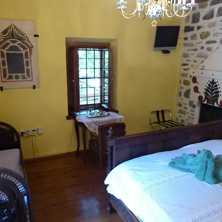 לינה וארוחת בוקר Ta Xelidonakia