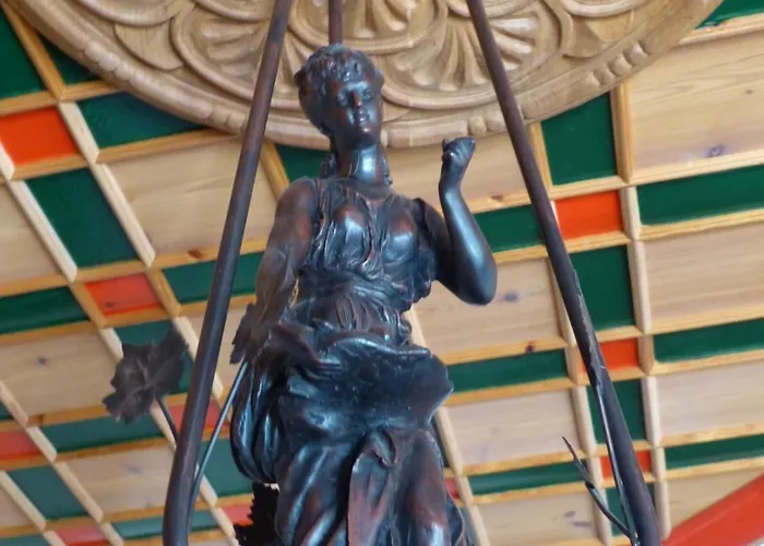 Ta Xelidonakia Pinakatai